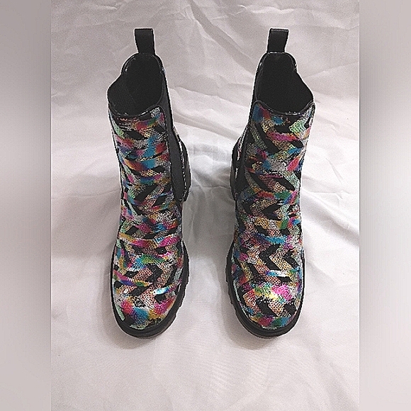 Betsey Johnson Rowan Multi Print Sequin Chunky Lug Chelsea Booties Size 8 - Picture 3 of 9